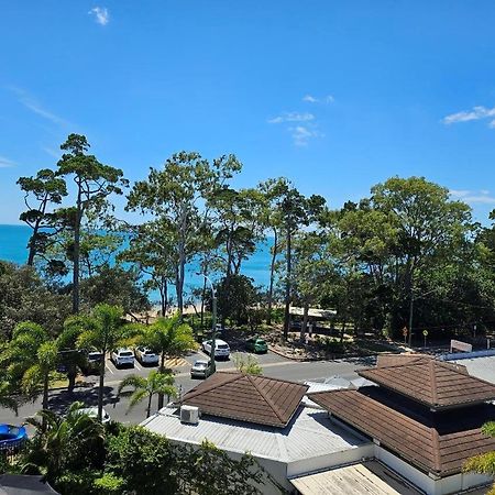แกรนด์ เมอร์เคียว อัลเลกรา เฮอร์วีย์ เบย์ Aparthotel เฮอร์วีย์เบย์ ภายนอก รูปภาพ View of the beach from the hotel