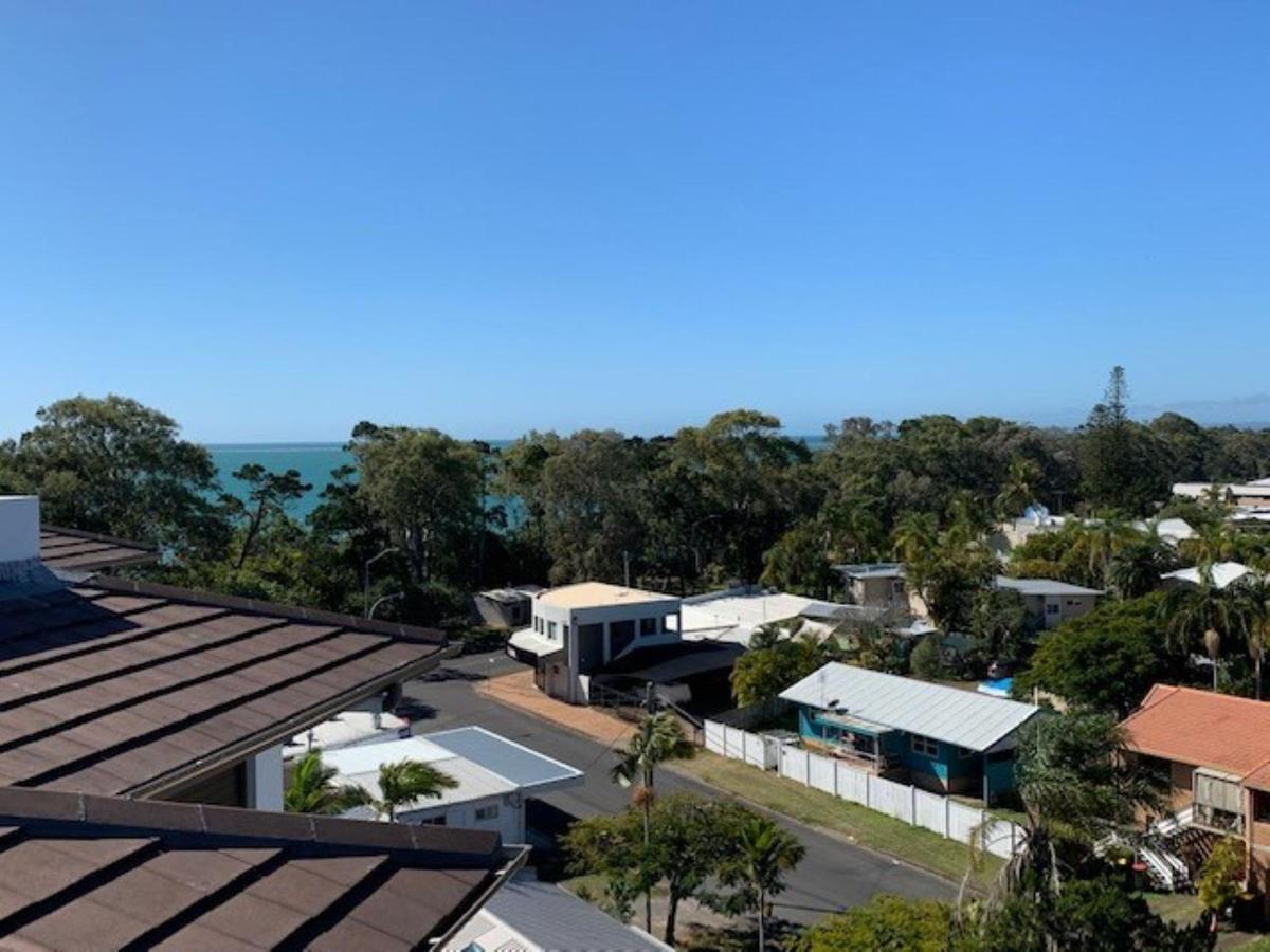 แกรนด์ เมอร์เคียว อัลเลกรา เฮอร์วีย์ เบย์ Aparthotel เฮอร์วีย์เบย์ ภายนอก รูปภาพ View of the bay from the town