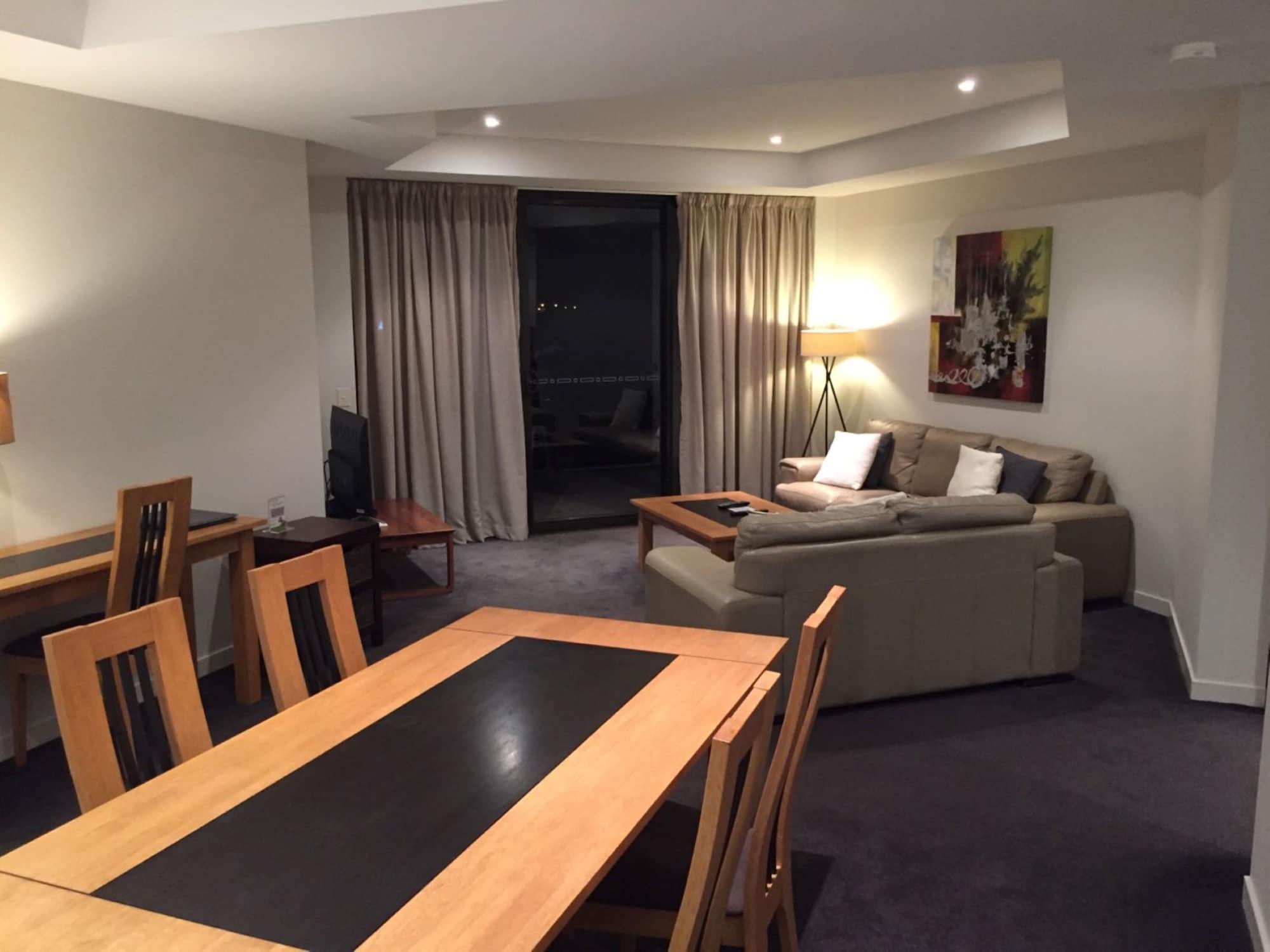 แกรนด์ เมอร์เคียว อัลเลกรา เฮอร์วีย์ เบย์ Aparthotel เฮอร์วีย์เบย์ ภายนอก รูปภาพ A typical apartment at the hotel