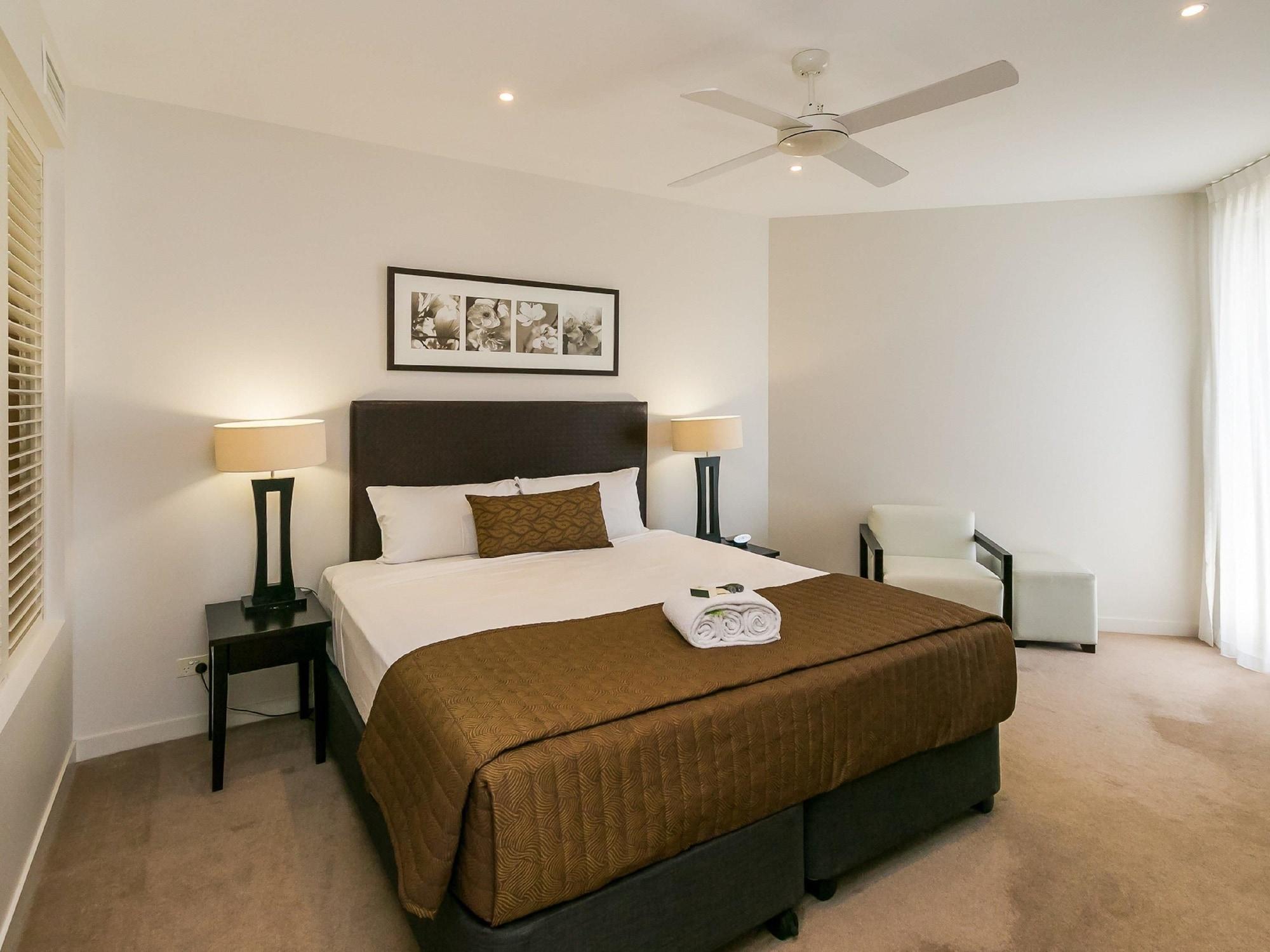 แกรนด์ เมอร์เคียว อัลเลกรา เฮอร์วีย์ เบย์ Aparthotel เฮอร์วีย์เบย์ ภายนอก รูปภาพ A bedroom at the hotel