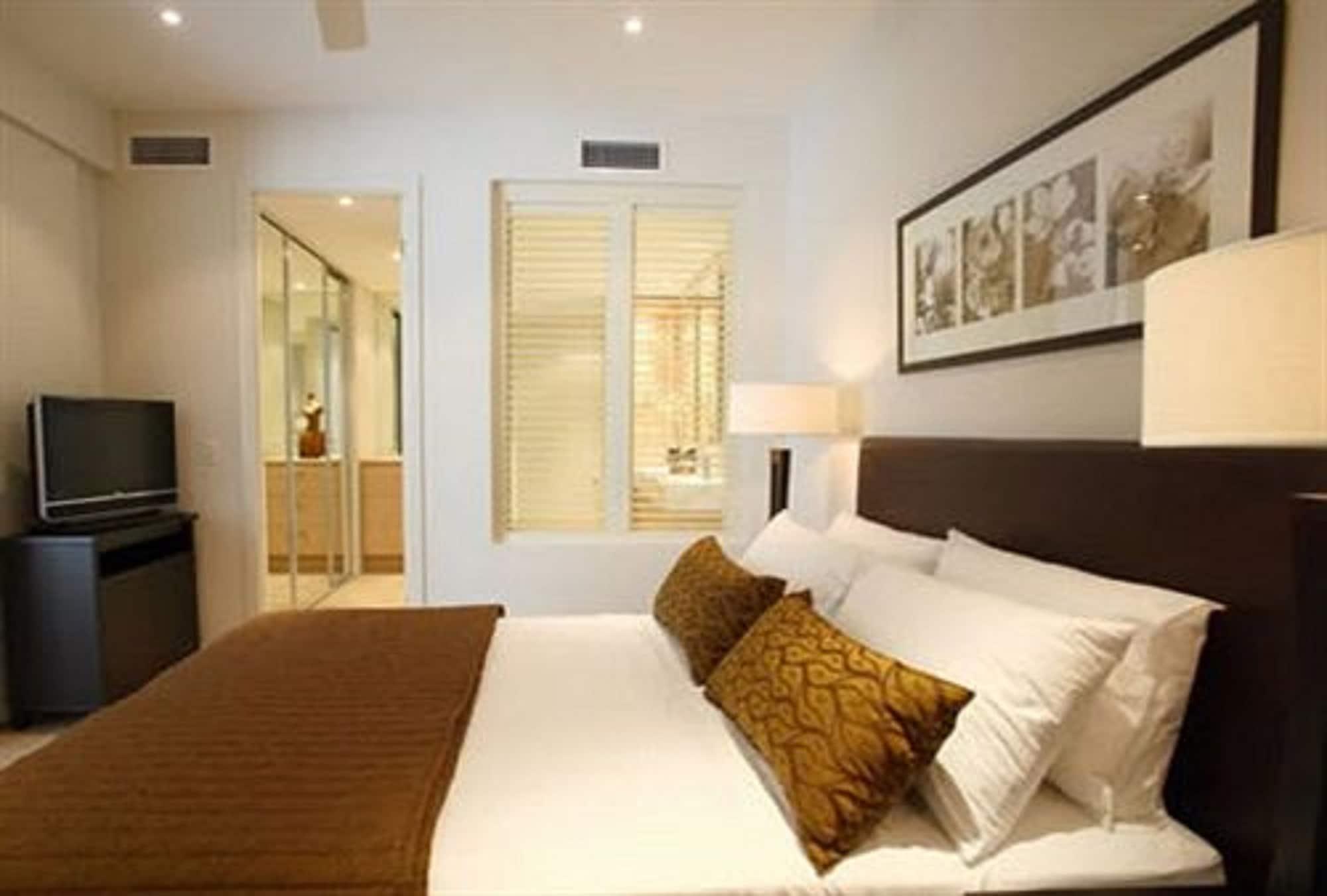 แกรนด์ เมอร์เคียว อัลเลกรา เฮอร์วีย์ เบย์ Aparthotel เฮอร์วีย์เบย์ ภายนอก รูปภาพ A bedroom at the hotel