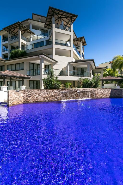 แกรนด์ เมอร์เคียว อัลเลกรา เฮอร์วีย์ เบย์ Aparthotel เฮอร์วีย์เบย์ ภายนอก รูปภาพ The pool at the W Hotel