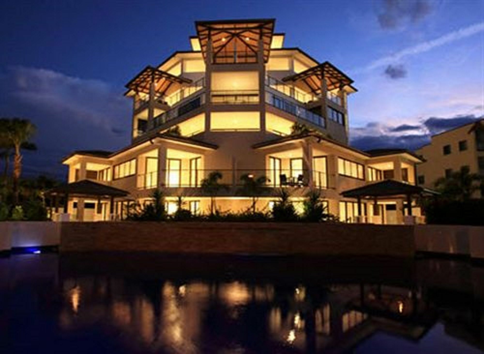 แกรนด์ เมอร์เคียว อัลเลกรา เฮอร์วีย์ เบย์ Aparthotel เฮอร์วีย์เบย์ ภายนอก รูปภาพ The Royal