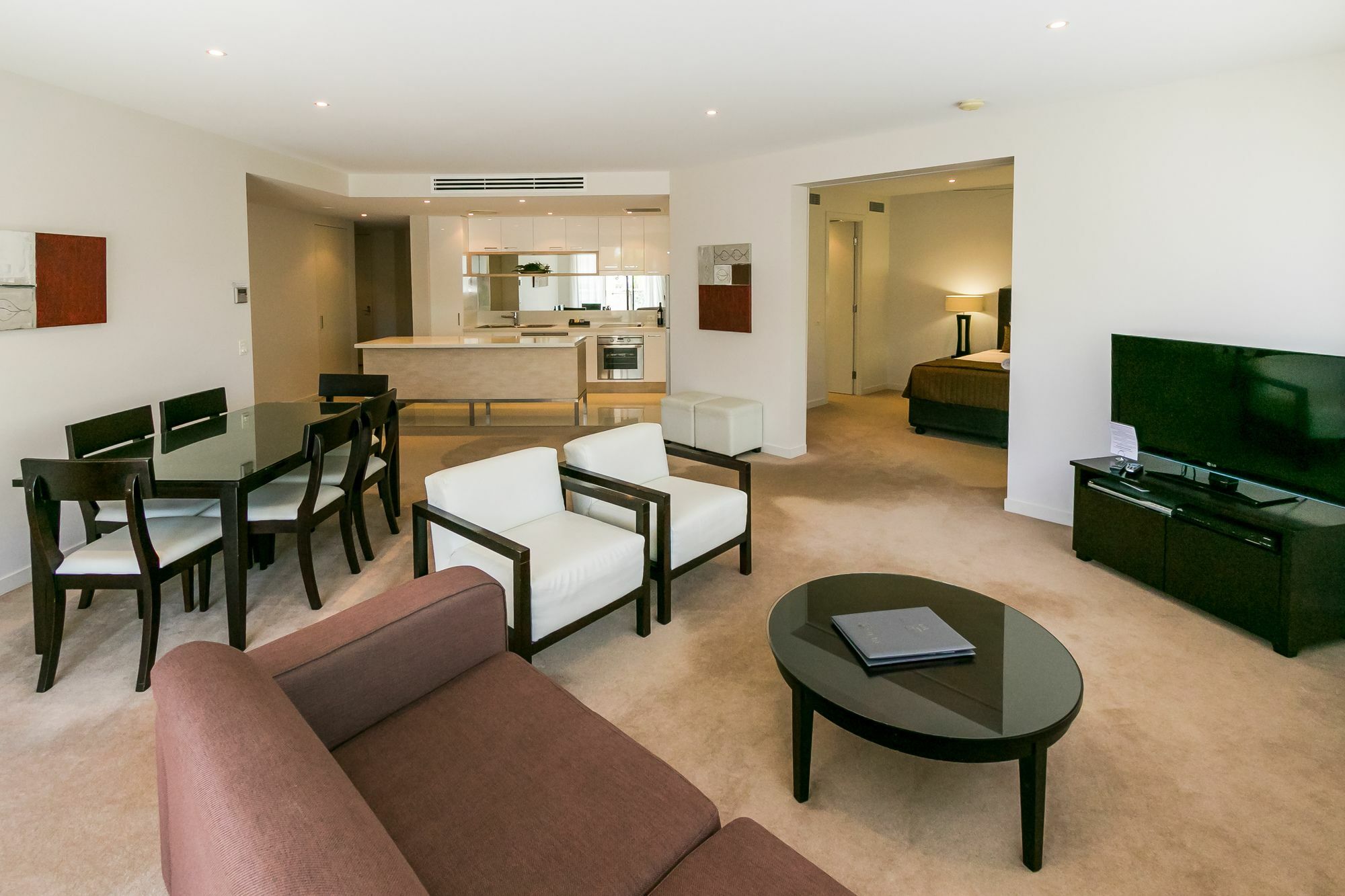 แกรนด์ เมอร์เคียว อัลเลกรา เฮอร์วีย์ เบย์ Aparthotel เฮอร์วีย์เบย์ ภายนอก รูปภาพ A typical apartment at the hotel