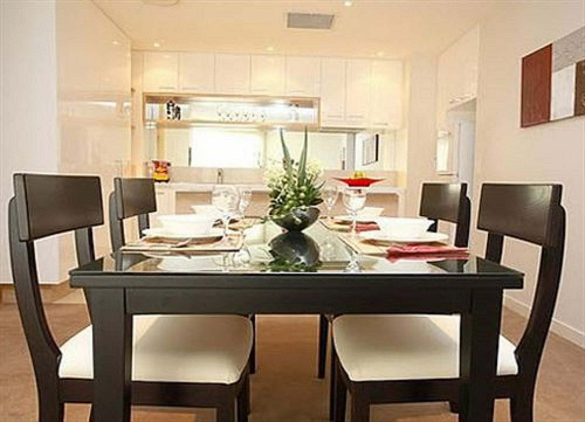 แกรนด์ เมอร์เคียว อัลเลกรา เฮอร์วีย์ เบย์ Aparthotel เฮอร์วีย์เบย์ ภายนอก รูปภาพ A dining room