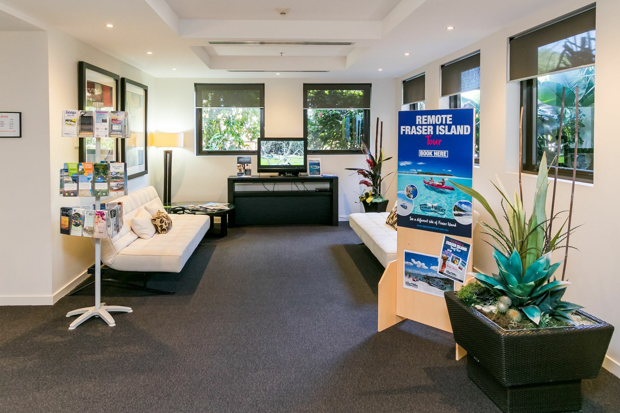แกรนด์ เมอร์เคียว อัลเลกรา เฮอร์วีย์ เบย์ Aparthotel เฮอร์วีย์เบย์ ภายนอก รูปภาพ Fraser Island Visitor Centre